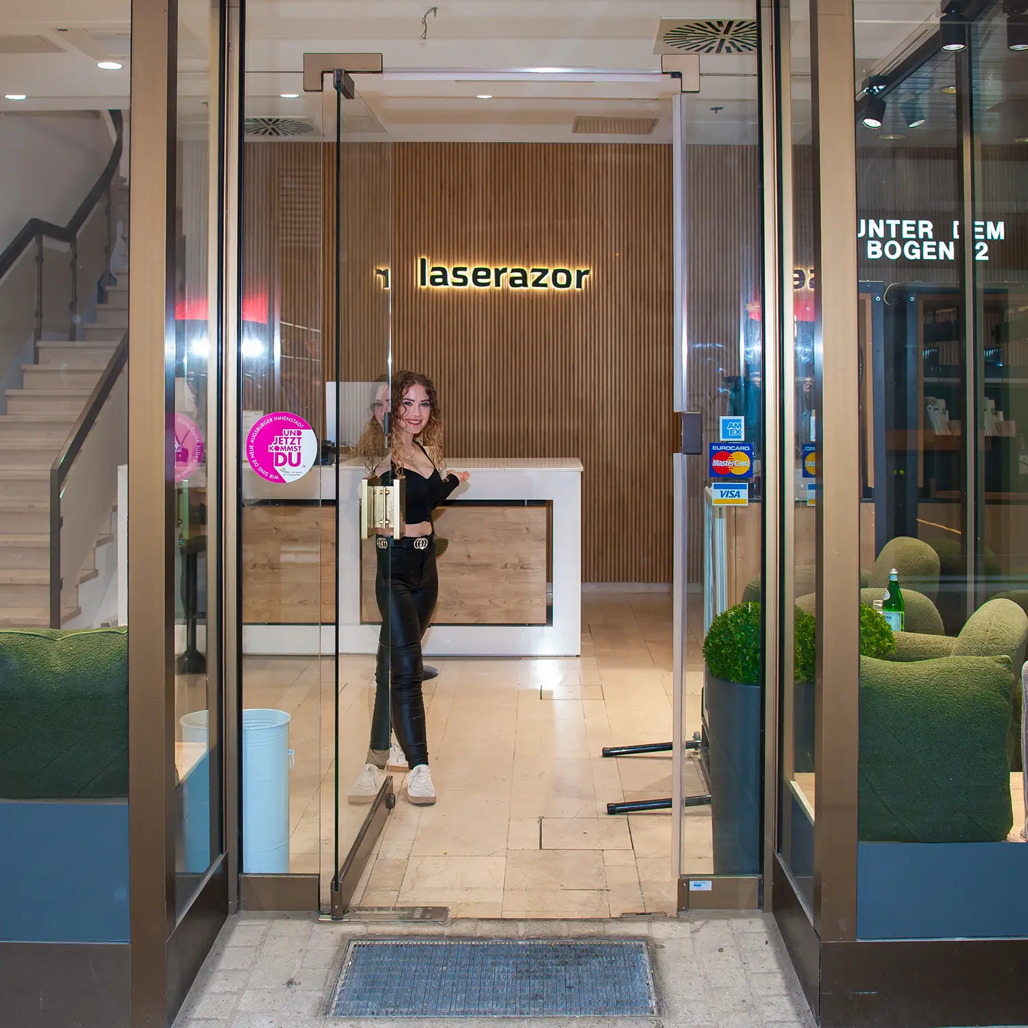 Laser Haarentfernung Bikinizone bei Laserazor